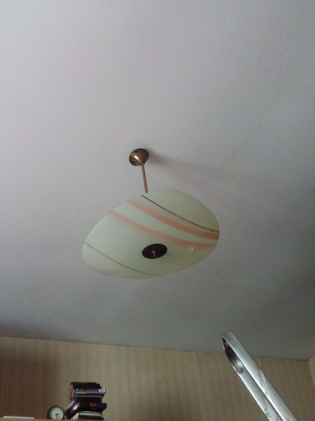 plafonnier de la chambre